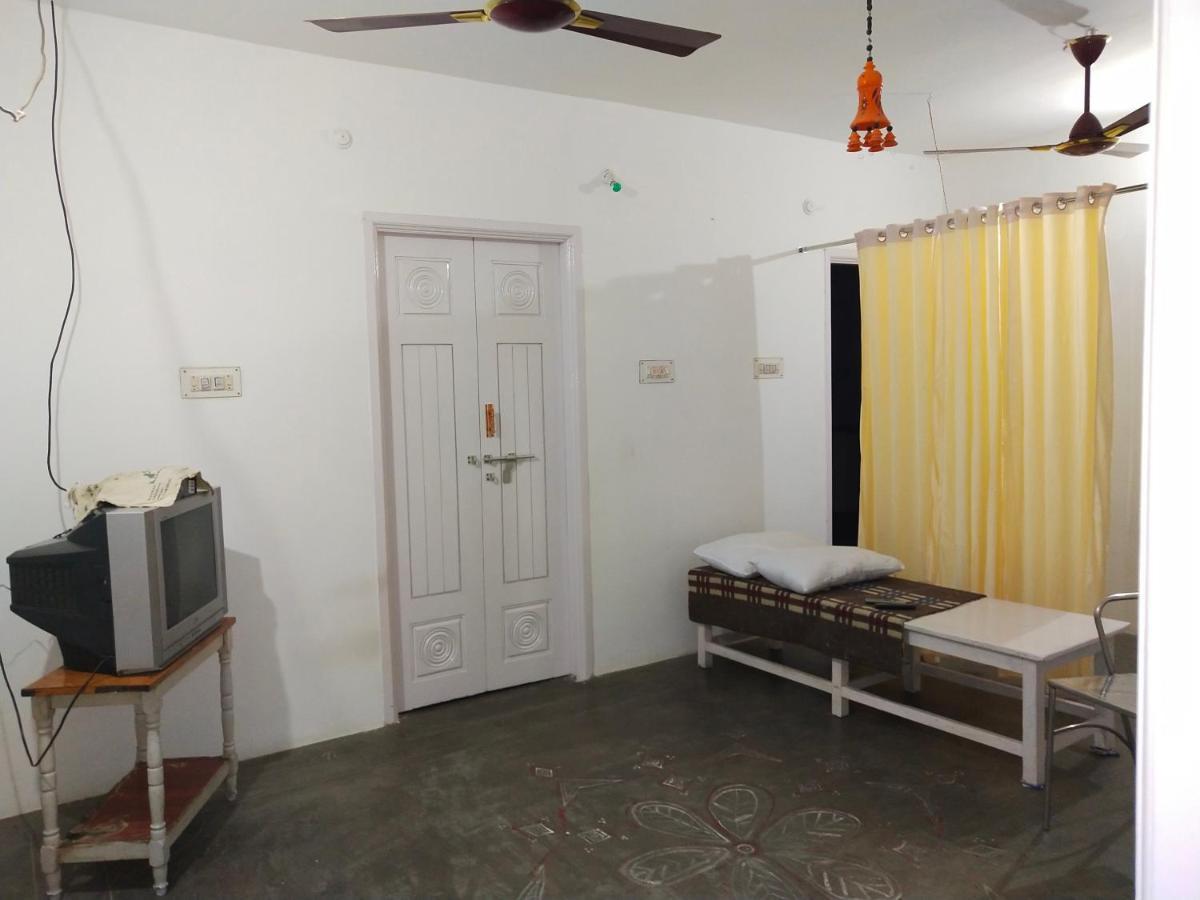 Mayurapriya Inn Ченнаи Экстерьер фото